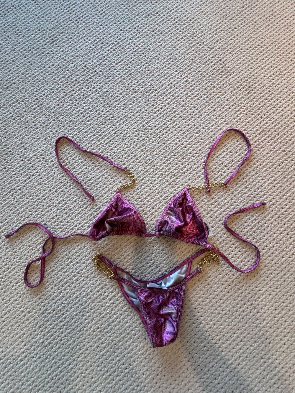 HAUTE KOLLECTIONS Magenta Snakeprint Metallic Bikini with Gold Chain, Size Small